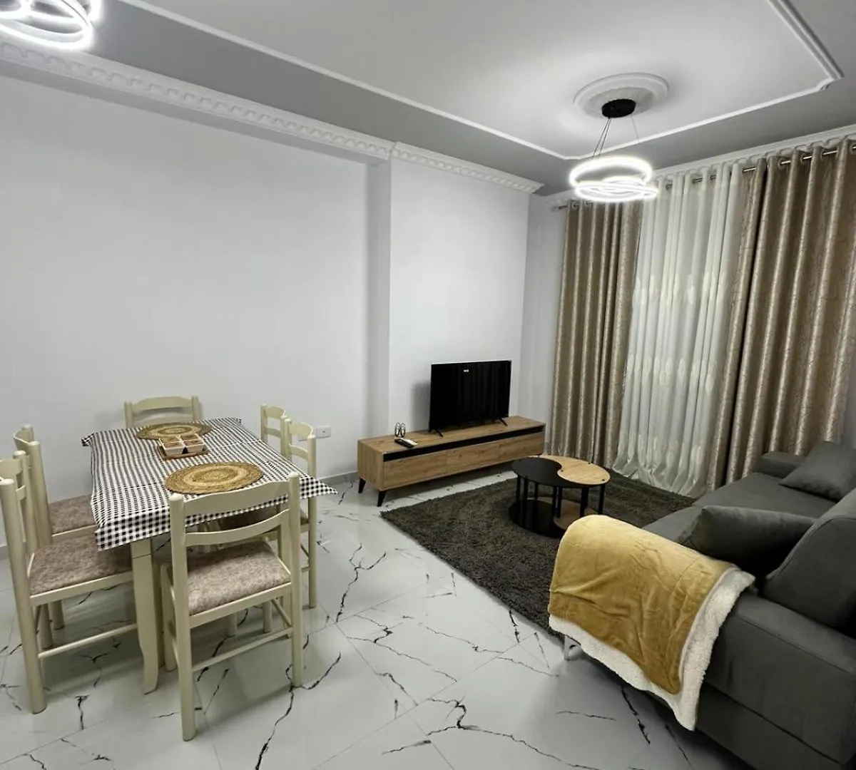 Golden Bliss Apartment 2 Tiran